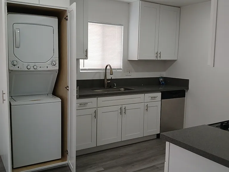 4319-21 Swift Ave #B — Photo 10