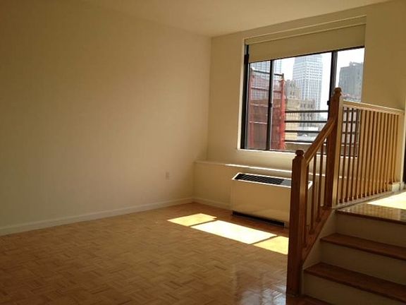 4th image of 1 West St