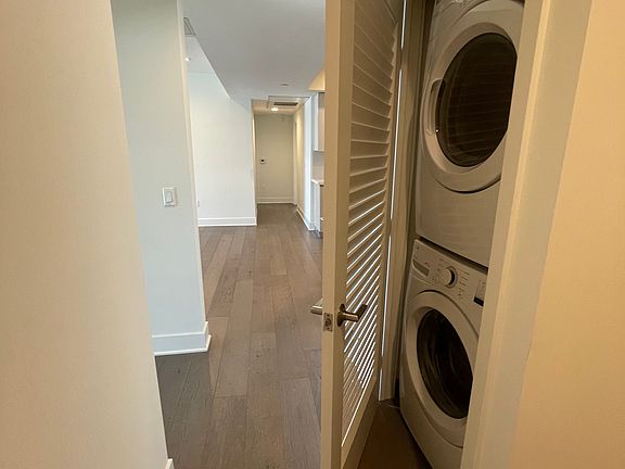 3rd image of 8417 Blackburn Ave #3B-3Ba-1355Sqft