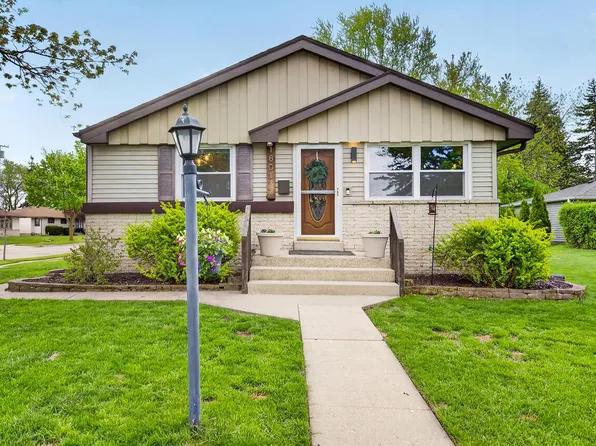 1801 W Kimberly AVENUE, Milwaukee, WI 53221