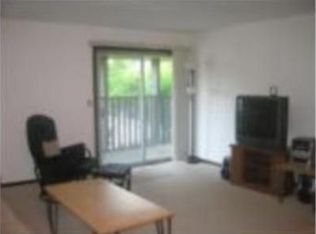 408 W 104th St APT E, Kansas City, MO 64114