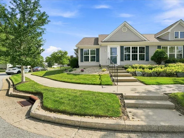 216 Dundee St, Valparaiso, IN 46385