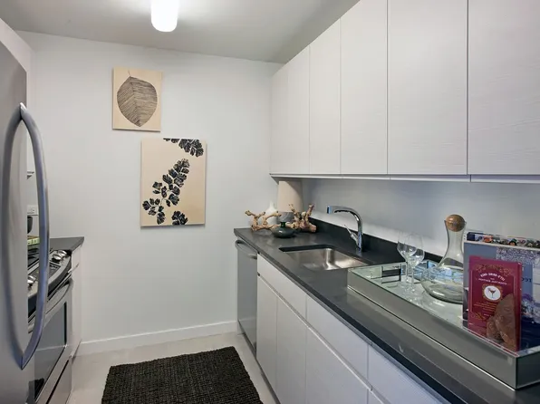 5-11 47th Ave, Long Island City, NY