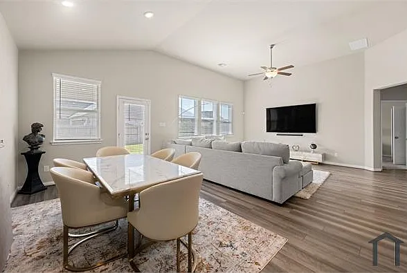 618 Ellwood Terrace Ln — Photo 12