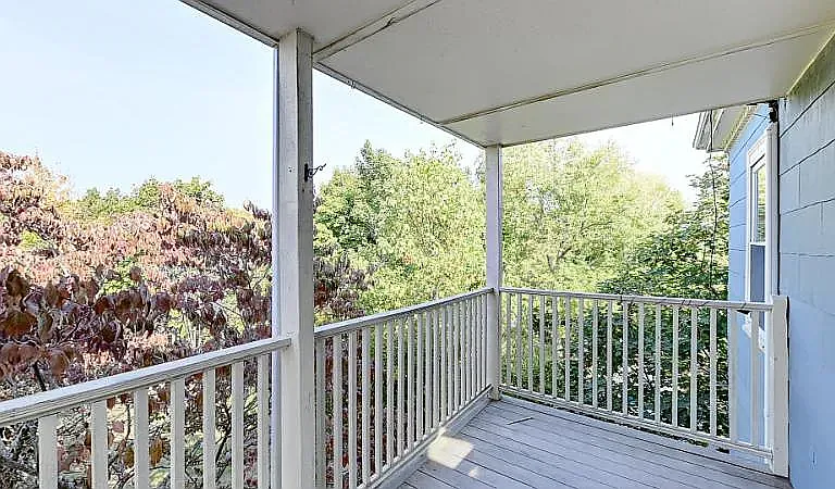 15 Ashley St #3 — Photo 2