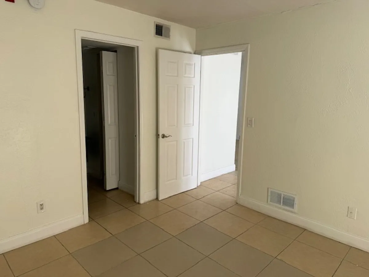 Building Photo - 900 S Peninsula Dr #113