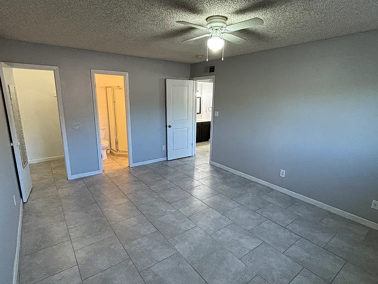 2 bed, 2.0 bath, 959 sqft, $1,350 — Photo 7