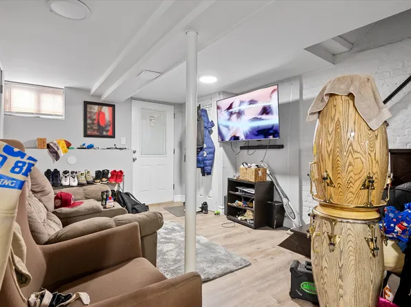 285 Lincoln Avenue image 24 of 36