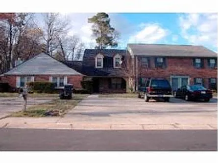 305 River Oak Dr Photo 1
