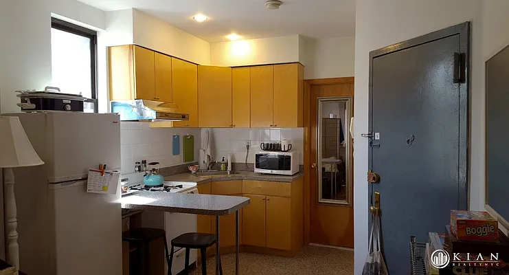 Rented by Kian Realty | media 9