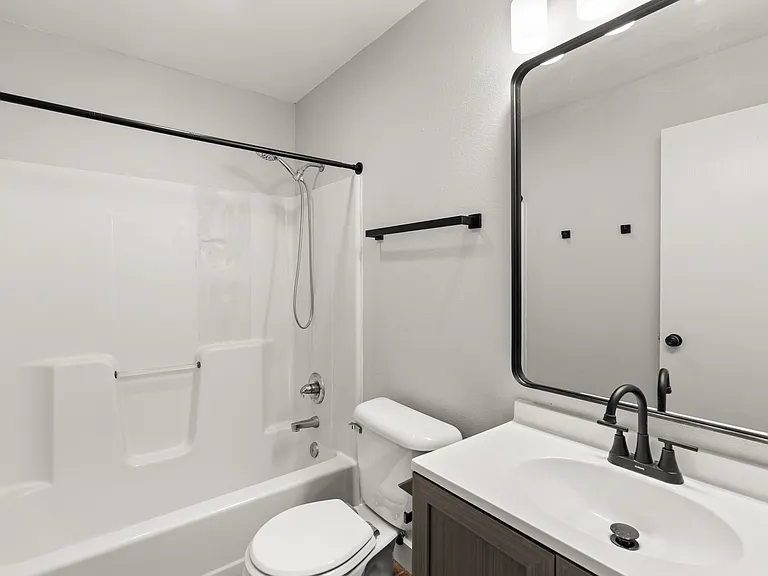 428 Stonehaven Dr — Photo 6