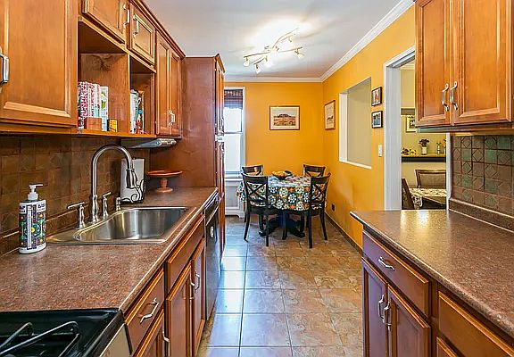 3rd image of 7445 Yellowstone Blvd APT 3G