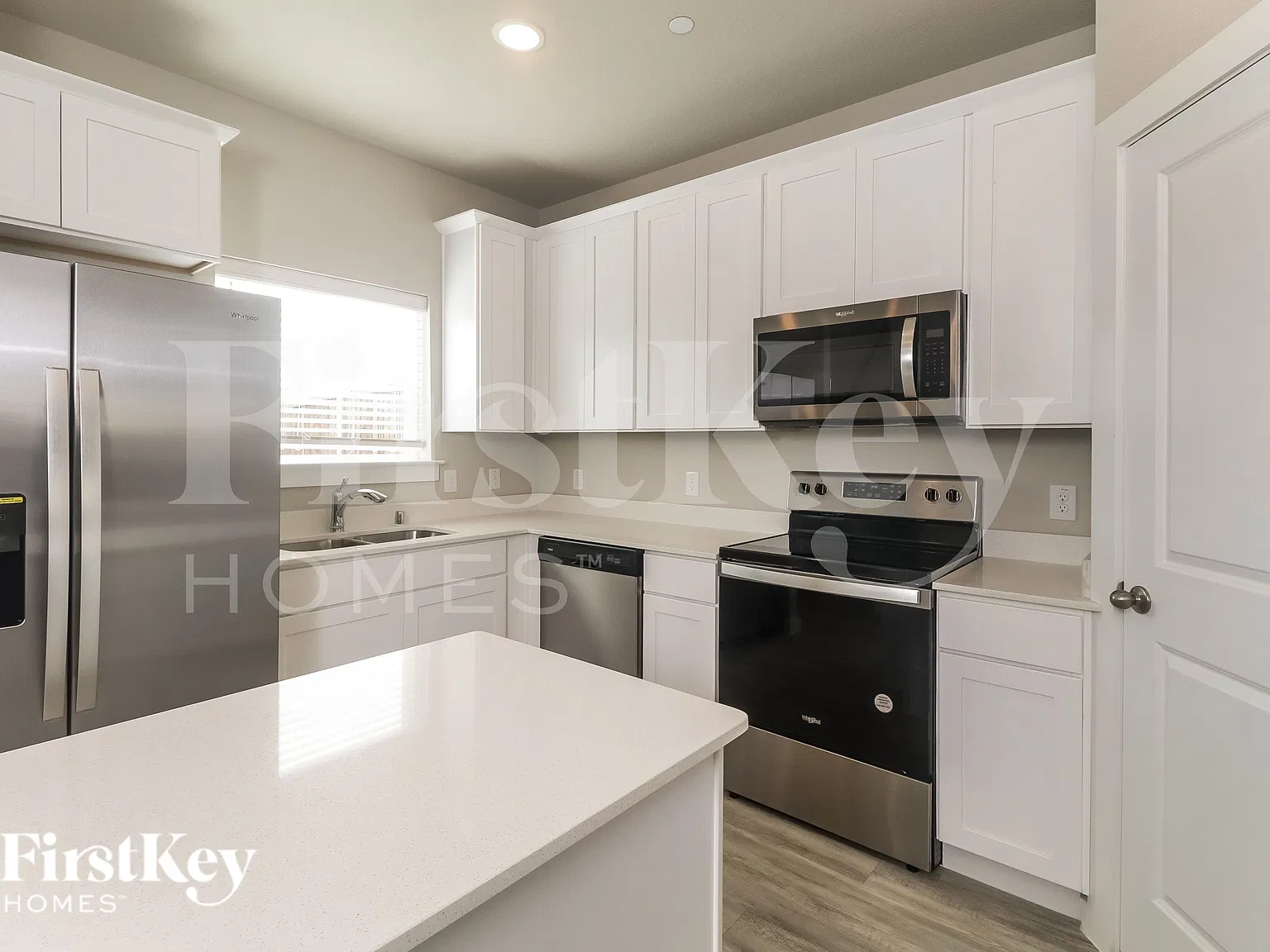 3 bed, 2.0 bath, 1528 sqft, $2,405 — Photo 4