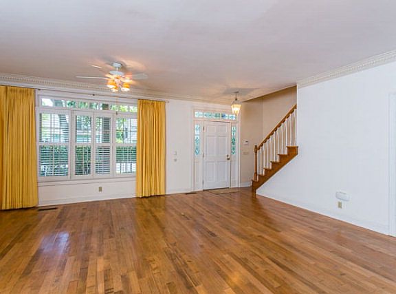 5th image of 798 Mallery St APT 39