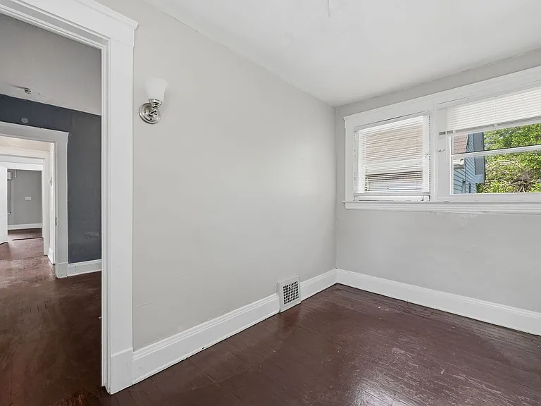 11611 Fairport Avenue — Photo 47