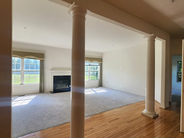 406 Clairborne St — Photo 11