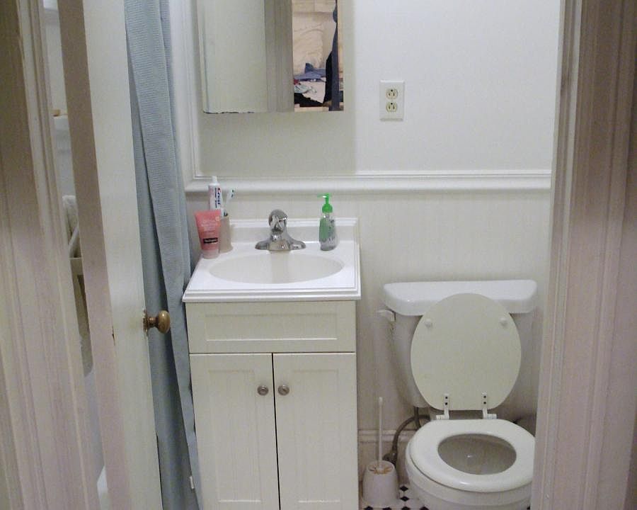 2nd image of 251 S 21st St Fl 1