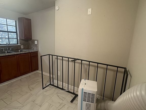 2nd image of 425 Hawthorne St #12