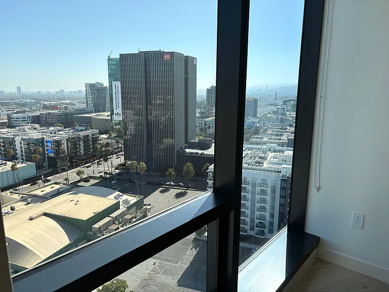 Sky Hollywood — Photo 20