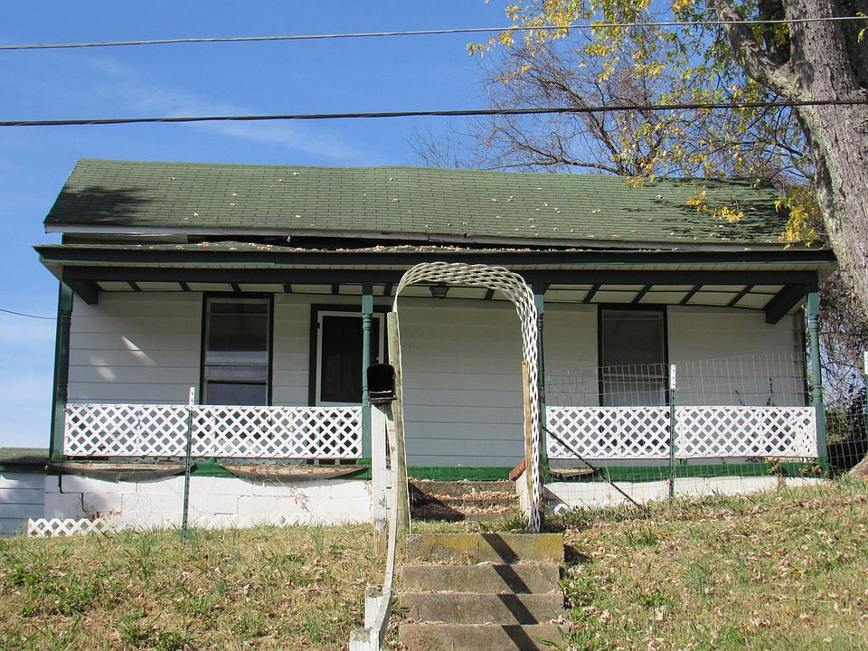 2nd image of 1305 Millard St