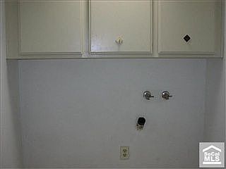 5th image of 273 S Sentous Ave