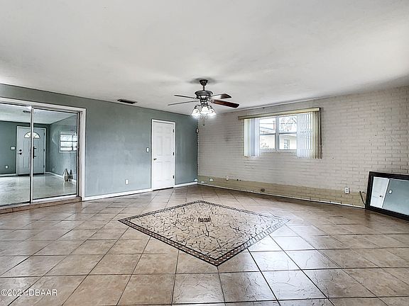 5th image of 879 Loomis Ave