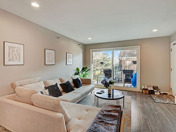 4th image of 4138 Cove Ln #2E