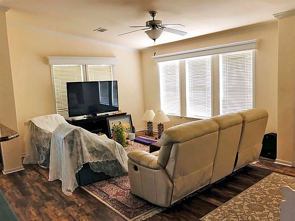 3rd image of 276 Las Palmas Blvd #276
