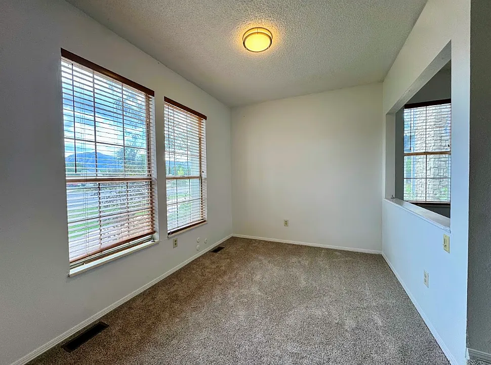 3 bed, 1821 sqft, $2,895 — Photo 4