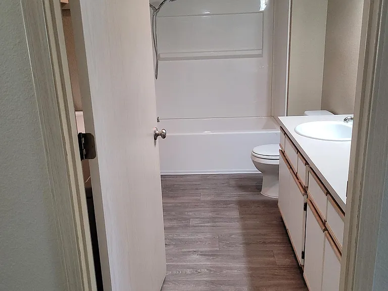 Overlook Pointe Apartments — Photo 10