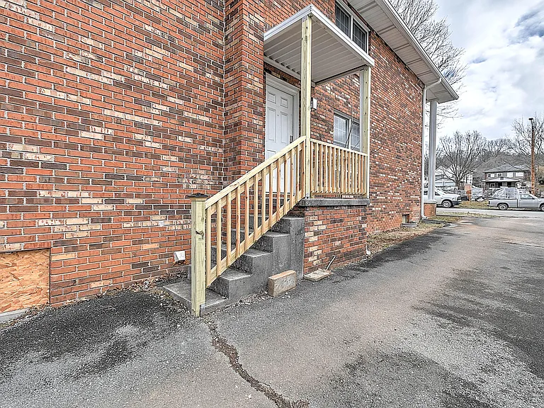 424 W Maple St #2 — Photo 28