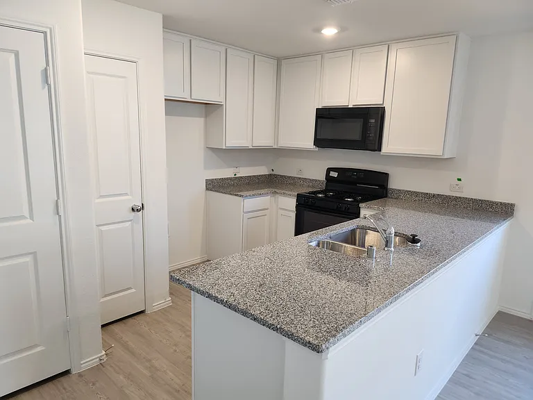 3425 Flicker Ln — Photo 9