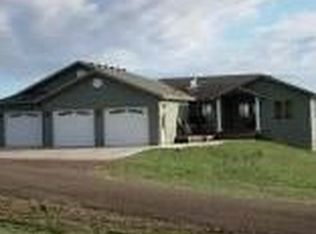 2175 Sommer Dr N, Mandan, ND 58554