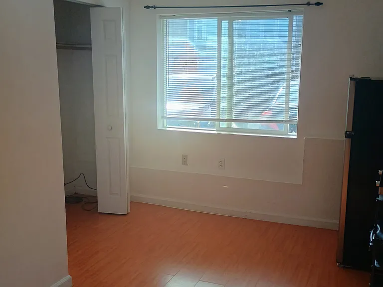 Del Prado Dr — Photo 10