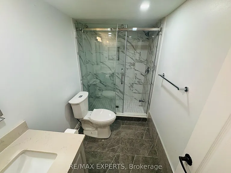 117 Baffin Cres — Photo 8