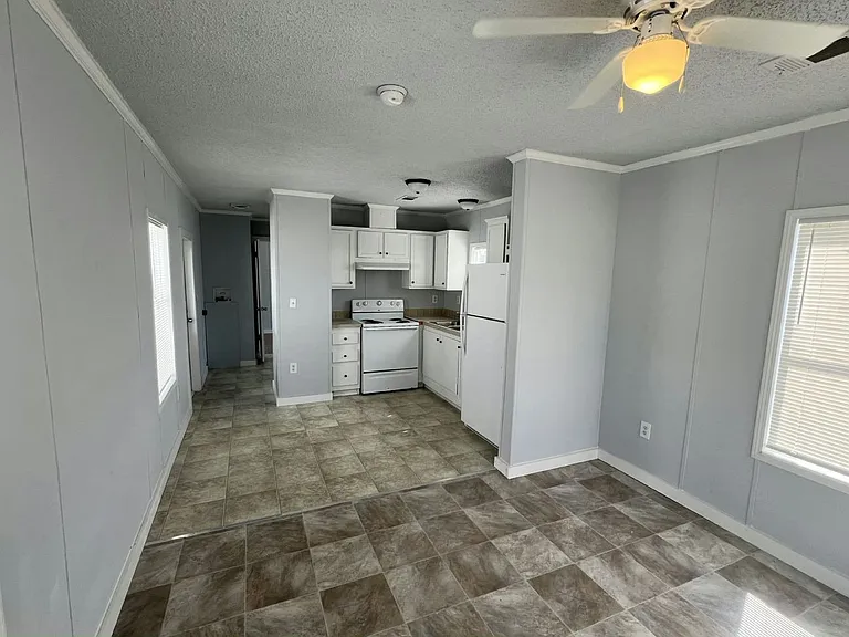 Avon Park Village II — Photo 120