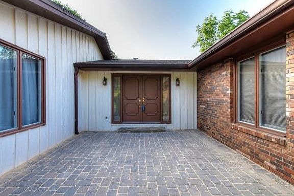 4th image of 913 Millercrest Dr