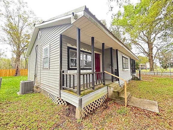 3rd image of 228 Hyland Dr