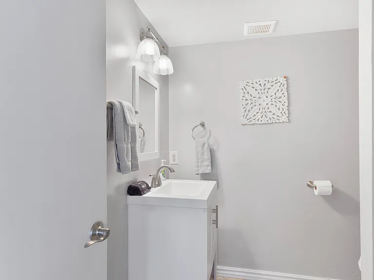 Sierra Ln — Photo 19