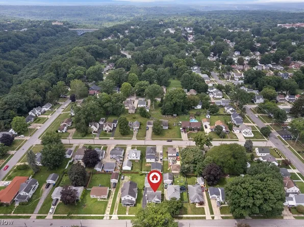 1556 Campbell St, Cuyahoga Falls, OH 44223