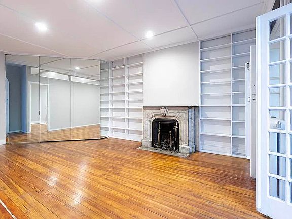 4th image of 412 W 47th St #2