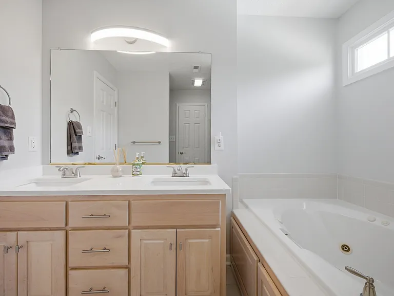 103 Jessica Dr — Photo 18