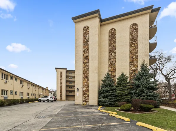 4572 N Milwaukee Ave APT 2B, Chicago, IL 60630