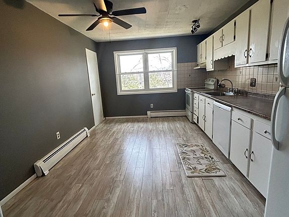 5th image of 111 Litchfield Pines Dr APT D
