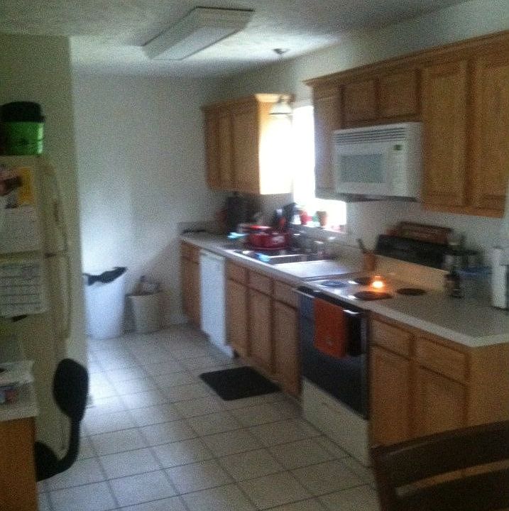 2nd image of 805 Old Castle Dr