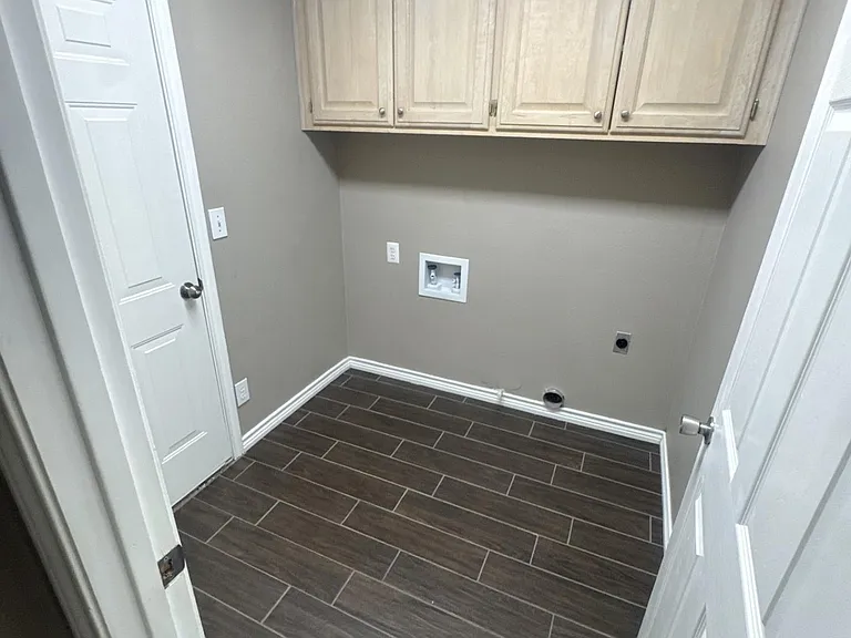 1213 Parliament St — Photo 33