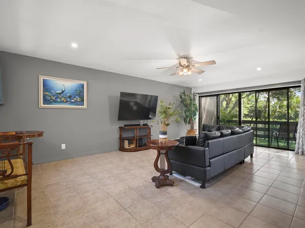 149 NW 70th Street #214c, Boca Raton, FL 33487