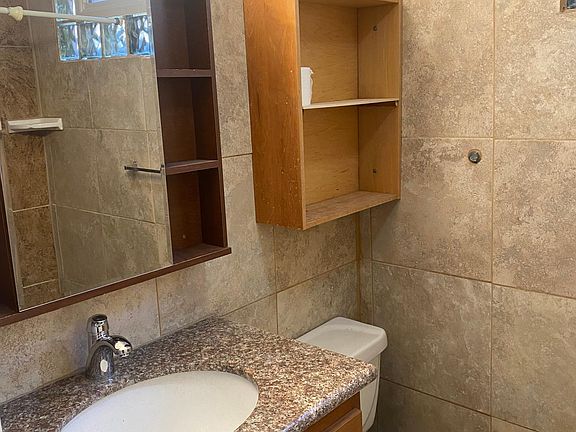 Main Bathroom off of living room
