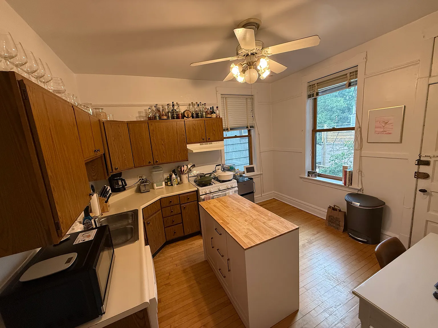 2 bed, 1200 sqft, $3,700 — Photo 4