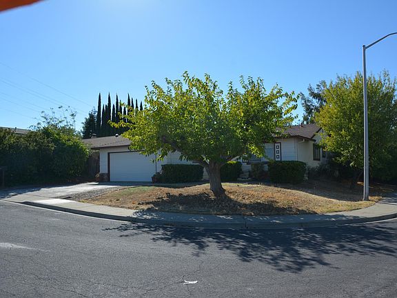 2nd image of 2219 Navarro Ct